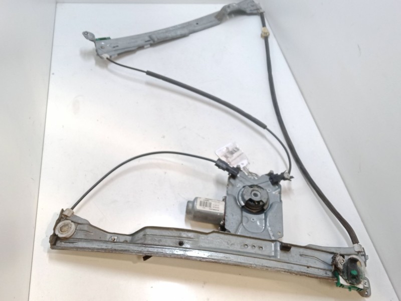 Recambio de elevalunas electrico delantero derecho para renault clio iii (br0/1, cr0/1) 1.5 dci (br17, cr17) referencia OEM IAM 