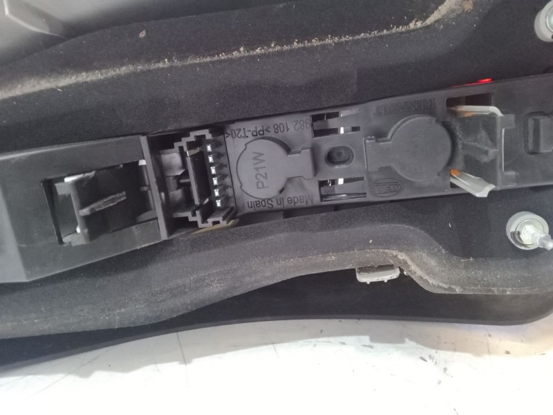 Recambio de piloto trasero izquierdo para renault megane ii station wagon (km0/1_) 1.5 dci (km16, km1e) referencia OEM IAM   