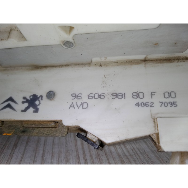 Recambio de cerradura puerta delantera derecha para peugeot 407 (6d_) 2.0 hdi 135 (6drhrh, 6drhre, 6drhrg, 6drhrj) referencia OE