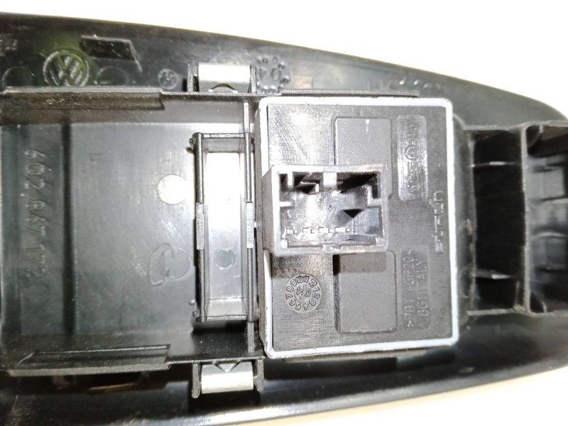 Recambio de mando elevalunas delantero derecho para volkswagen polo (9n_, 9a_) 1.2 12v referencia OEM IAM 602867172  