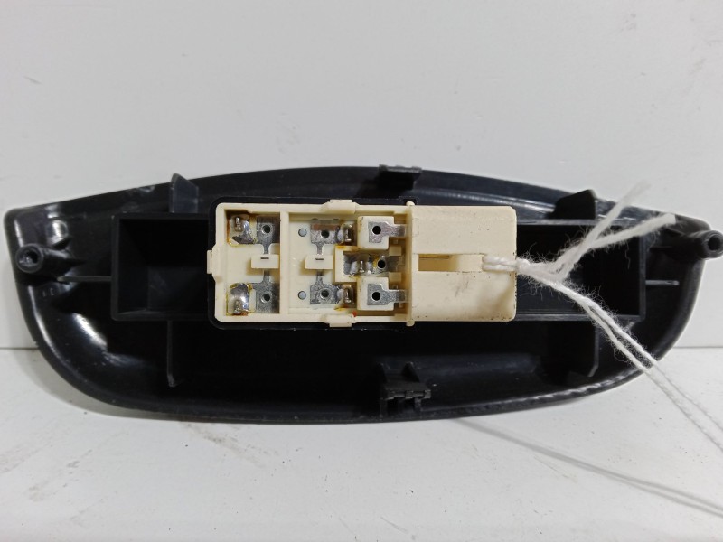 Recambio de mando elevalunas delantero derecho para chevrolet aveo / kalos hatchback (t200) 1.2 referencia OEM IAM   