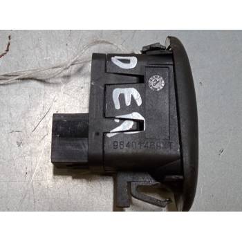 MANDO ELEVALUNAS DELANTERO DERECHO 96401469XT 