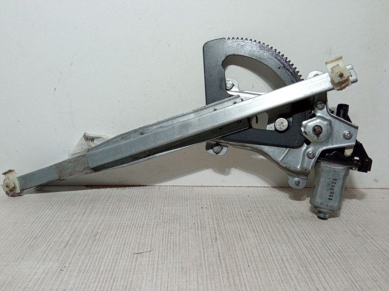 Recambio de elevalunas electrico delantero izquierdo para chevrolet aveo / kalos hatchback (t200) 1.2 referencia OEM IAM 9654173