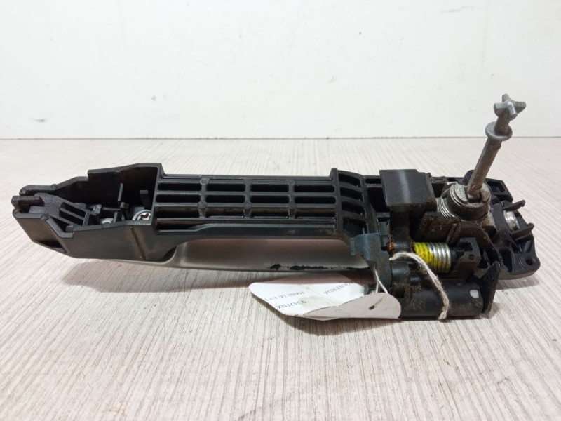 Recambio de maneta exterior puerta delantera izquierda para toyota corolla verso (zer_, zze12_, r1_) 1.8 (znr11_) referencia OEM