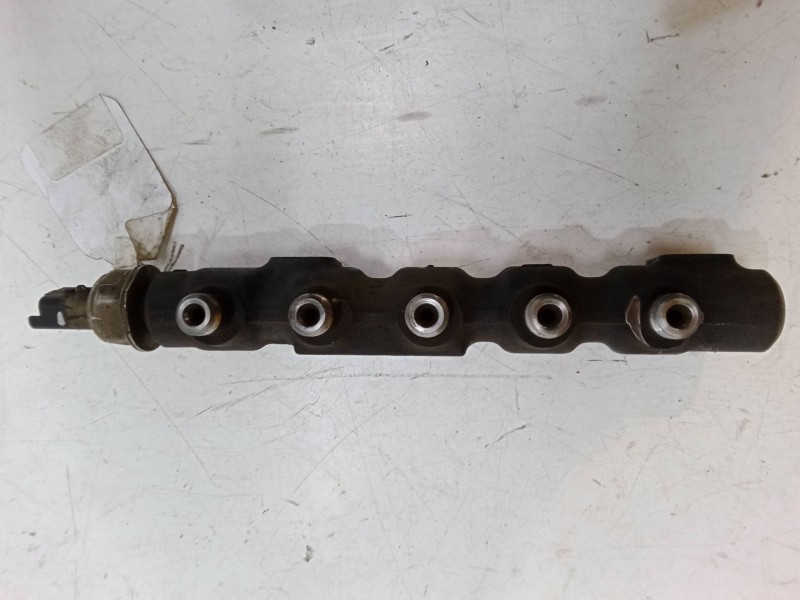 Recambio de rampa inyectora para peugeot 5008 (0u_, 0e_) 1.6 hdi referencia OEM IAM   