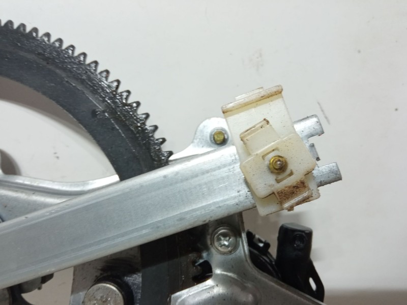 Recambio de elevalunas electrico delantero izquierdo para chevrolet aveo / kalos hatchback (t200) 1.2 referencia OEM IAM 9654173