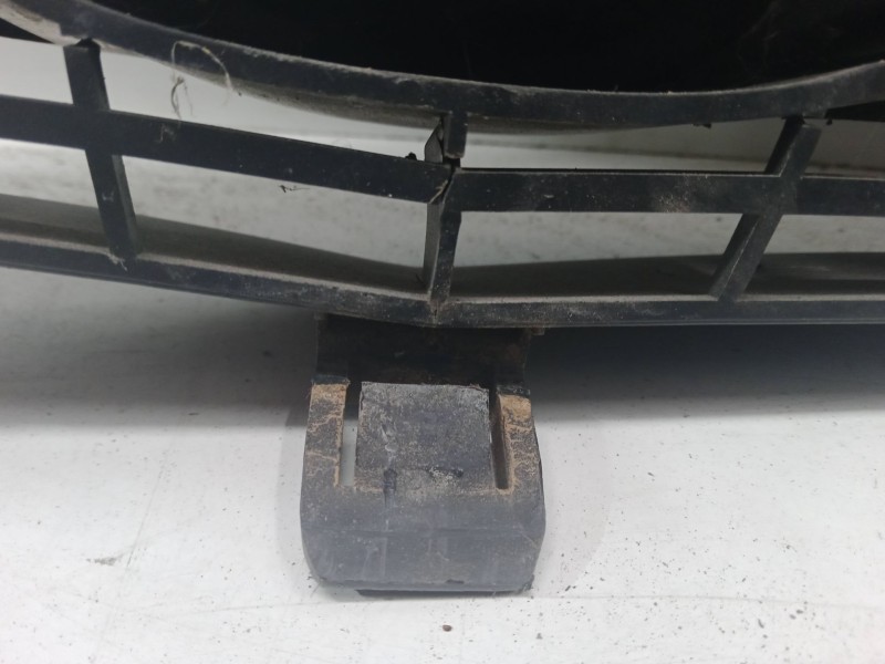 Recambio de rejillas capo para mazda 626 v hatchback (gf) 2.0 turbo di (gffp) referencia OEM IAM   