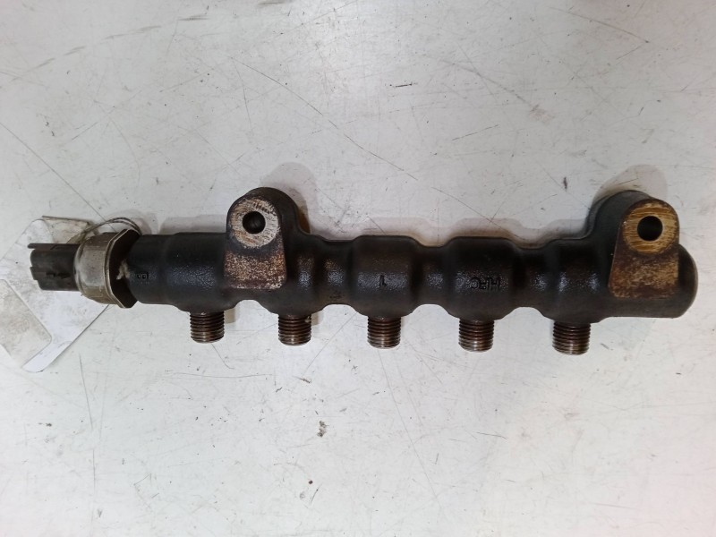 Recambio de rampa inyectora para peugeot 5008 (0u_, 0e_) 1.6 hdi referencia OEM IAM   