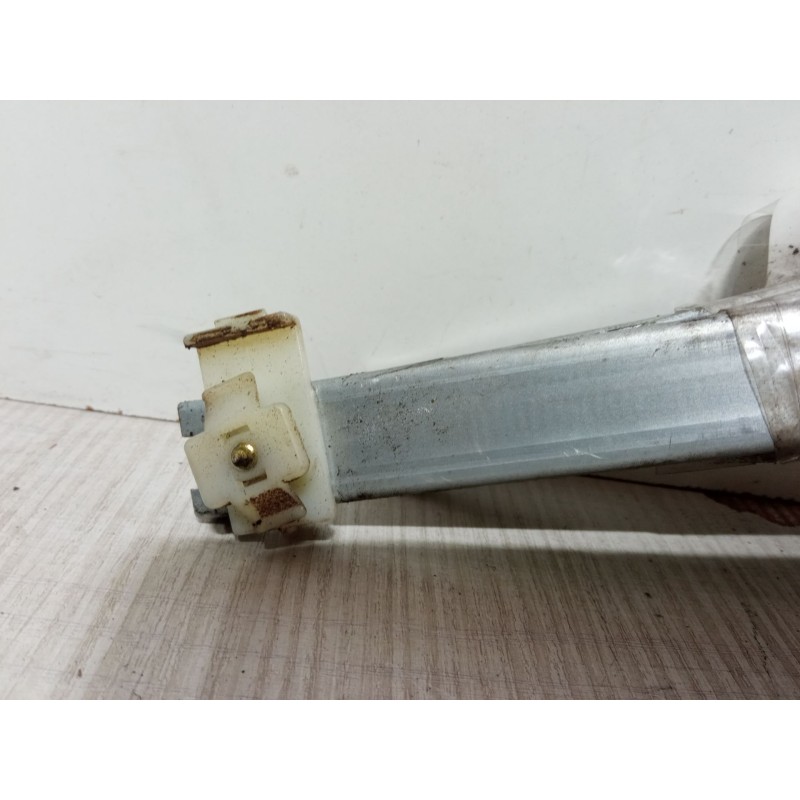 Recambio de elevalunas electrico delantero izquierdo para chevrolet aveo / kalos hatchback (t200) 1.2 referencia OEM IAM 9654173