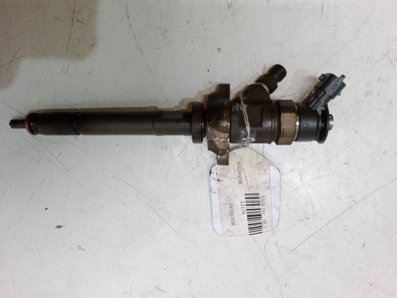 Recambio de inyector para peugeot 5008 (0u_, 0e_) 1.6 hdi referencia OEM IAM   