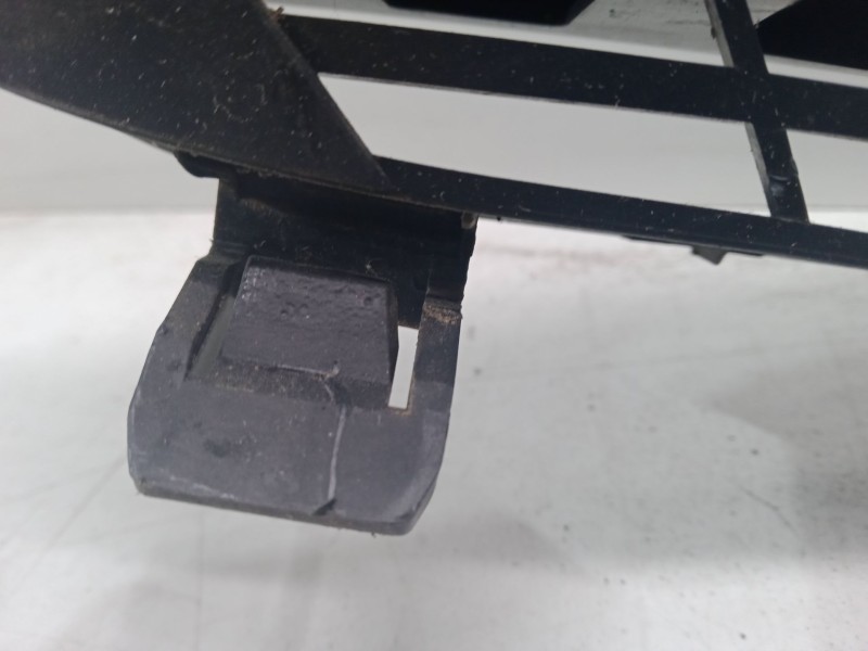 Recambio de rejillas capo para mazda 626 v hatchback (gf) 2.0 turbo di (gffp) referencia OEM IAM   