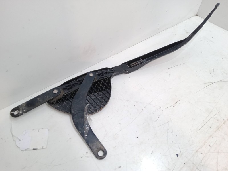 Recambio de brazo limpia delantero derecho para lexus rx (_u3_) 300 (mcu35_) referencia OEM IAM   