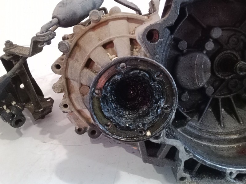 Recambio de caja de cambios manual 5 velocidades para seat inca (6k9) 1.9 sdi referencia OEM IAM 02K301107J7  