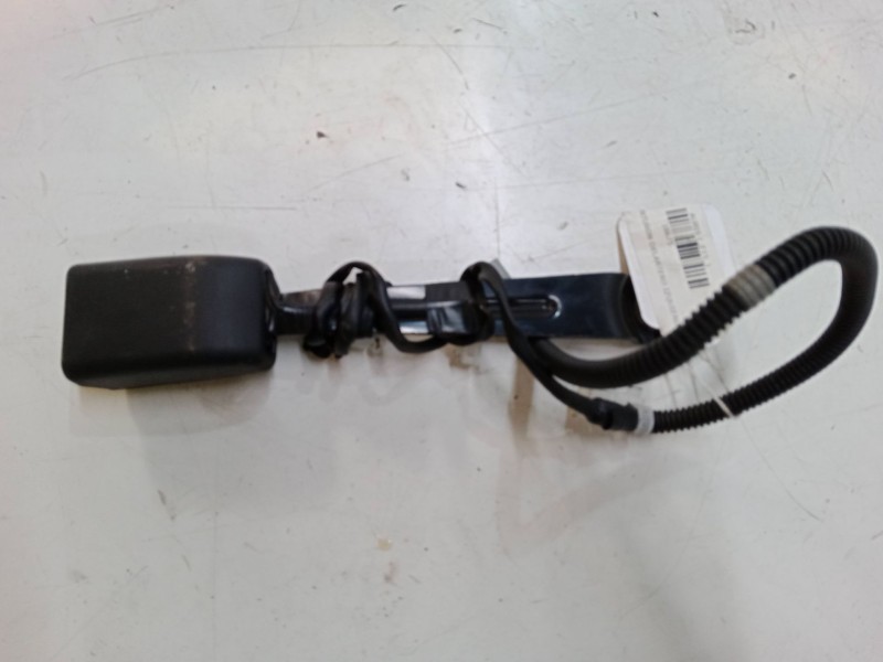 Recambio de anclaje cinturon delantero izquierdo para toyota auris (_e15_) 1.4 d-4d (nde150_) referencia OEM IAM   