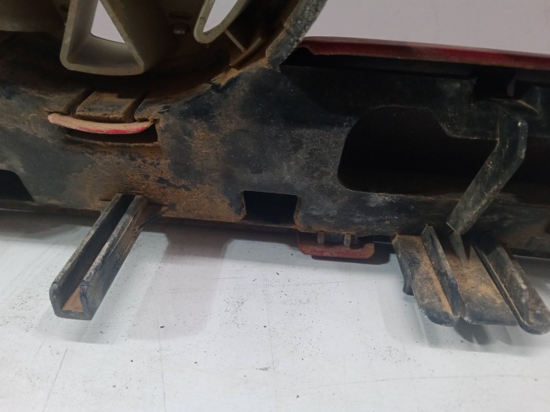 Recambio de rejillas capo para volkswagen golf iii variant (1h5) 1.9 td referencia OEM IAM   