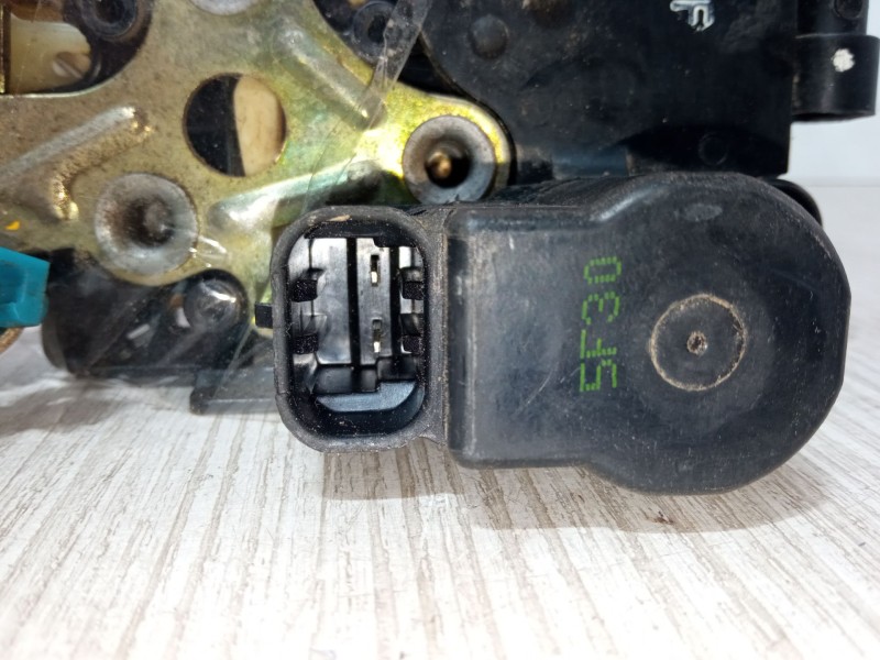 Recambio de cerradura puerta delantera derecha para chevrolet aveo / kalos hatchback (t200) 1.2 referencia OEM IAM   