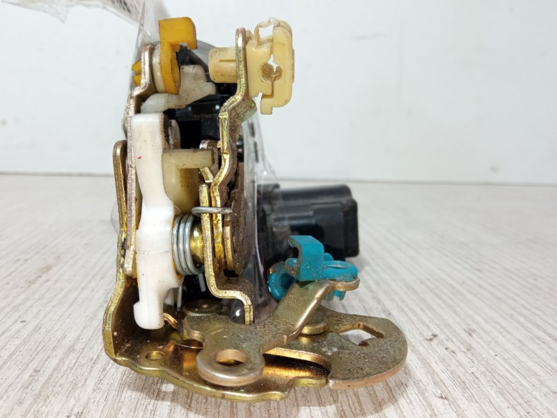 Recambio de cerradura puerta delantera derecha para chevrolet aveo / kalos hatchback (t200) 1.2 referencia OEM IAM   