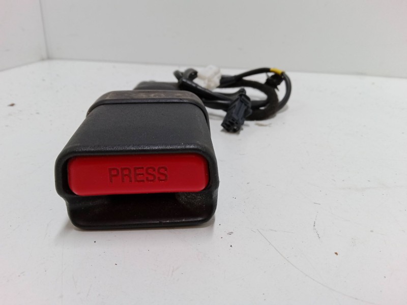 Recambio de anclaje cinturon delantero derecho para citroën c1 ii (pa_, ps_) 1.2 vti 82 referencia OEM IAM   