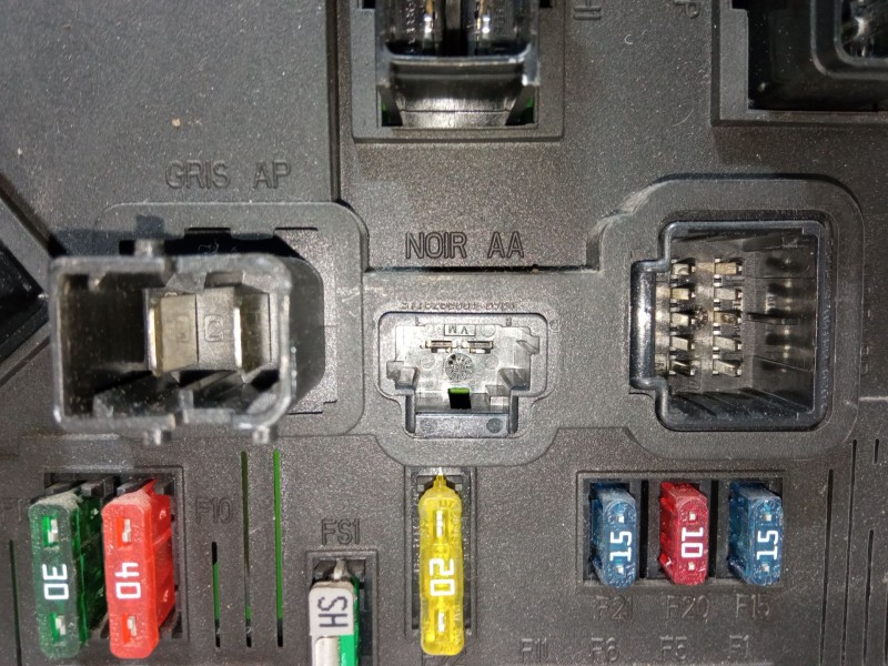 Recambio de bsi para peugeot 206 cc (2d) 1.6 16v (2dnfuf, 2dnfur) referencia OEM IAM 9649627880 BSI E02-00 S118085220A