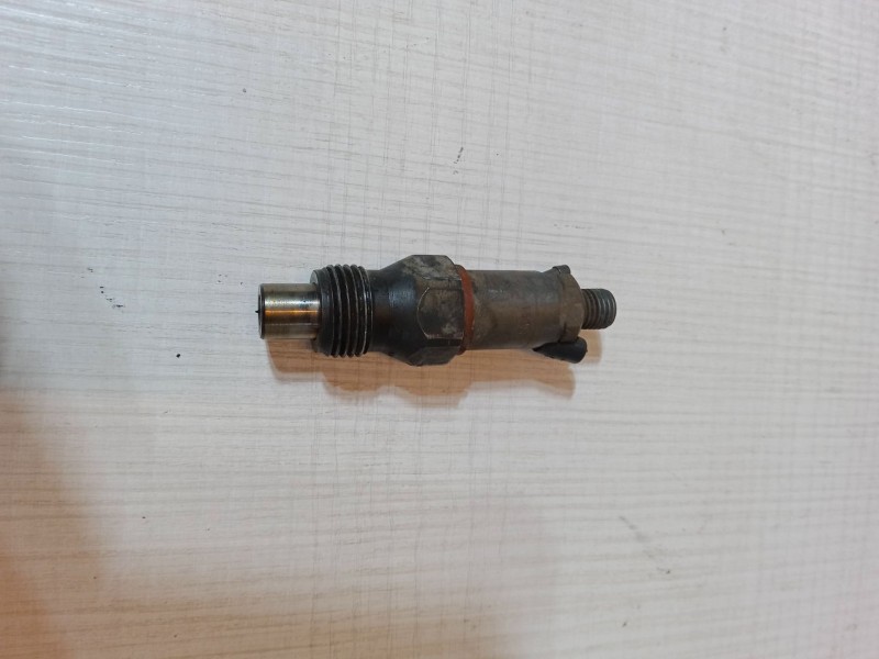 Recambio de inyector para renault clio ii (bb_, cb_) 1.9 d (b/cb0e, bb0j) referencia OEM IAM LCR6735405 18CSF Lucas
