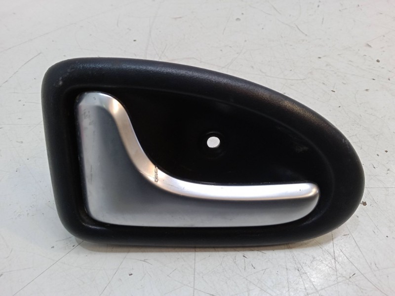 Recambio de maneta interior puerta trasera izquierda para renault clio ii (bb_, cb_) 1.2 (bb0a, bb0f, bb10, bb1k, bb28, bb2d, bb