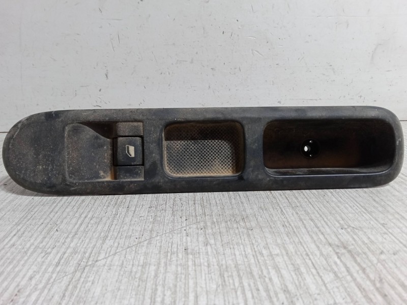 Recambio de mando elevalunas delantero derecho para peugeot 3008 monospace (0u_) 1.6 hdi referencia OEM IAM   