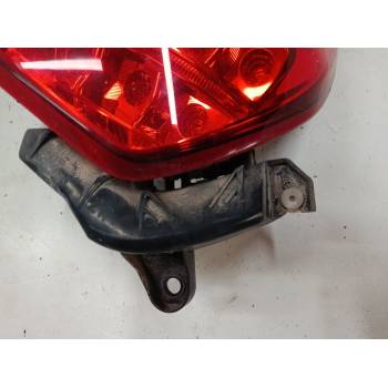 PILOTO TRASERO DERECHO 815500DB70 
