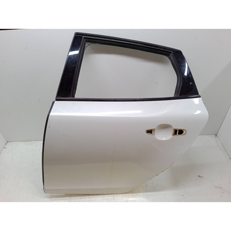 Recambio de puerta trasera izquierda para volvo v40 hatchback (525) d2 referencia OEM IAM   