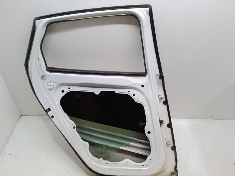 Recambio de puerta trasera izquierda para volvo v40 hatchback (525) d2 referencia OEM IAM   