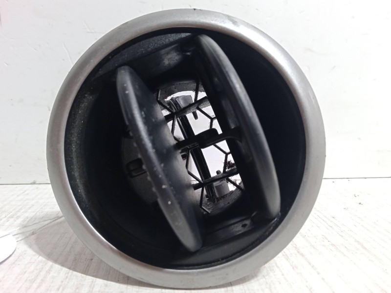 Recambio de aireador central derecho para mazda 2 (dy) 1.4 cd referencia OEM IAM   