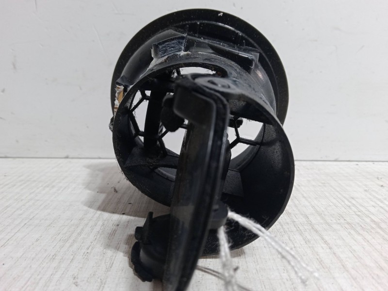 Recambio de aireador central derecho para mazda 2 (dy) 1.4 cd referencia OEM IAM   