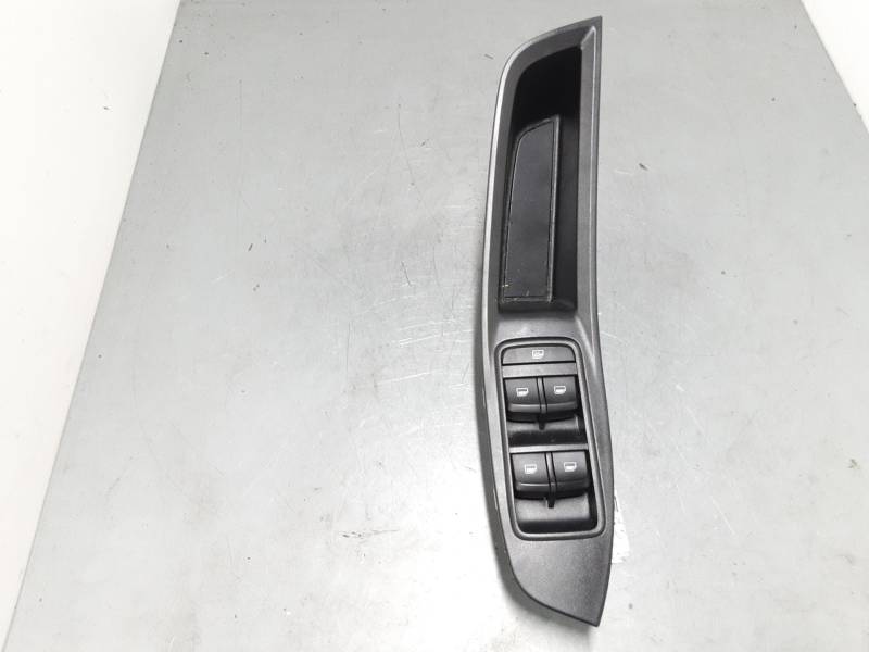 MANDO ELEVALUNAS DELANTERO IZQUIERDO 10470985 