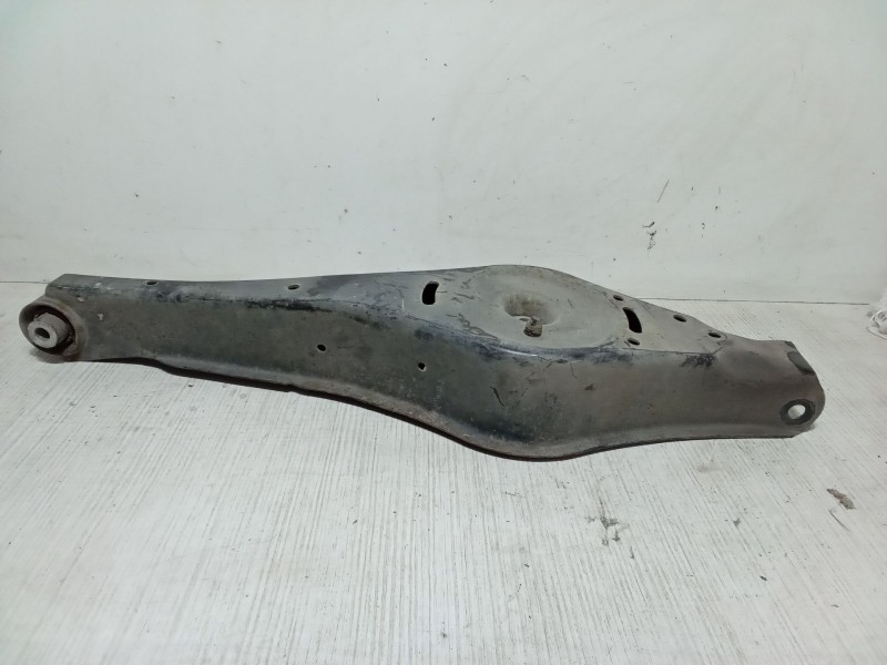 Recambio de brazo suspension inferior trasero derecho para audi a3 sportback (8pa) 1.6 fsi referencia OEM IAM   