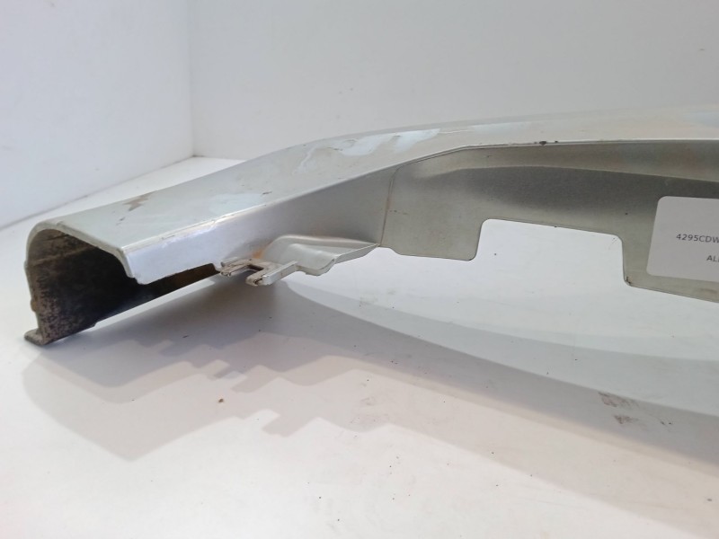 Recambio de aleta delantera izquierda para renault laguna ii (bg0/1_) 1.9 dci (bg08, bg0g) referencia OEM IAM    Recambio de aleta delantera izquierda para renault laguna ii (bg0/1_) 1.9 dci (bg08, bg0g) referencia OEM IAM