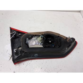 PILOTO TRASERO PORTON DERECHO 815800D620 