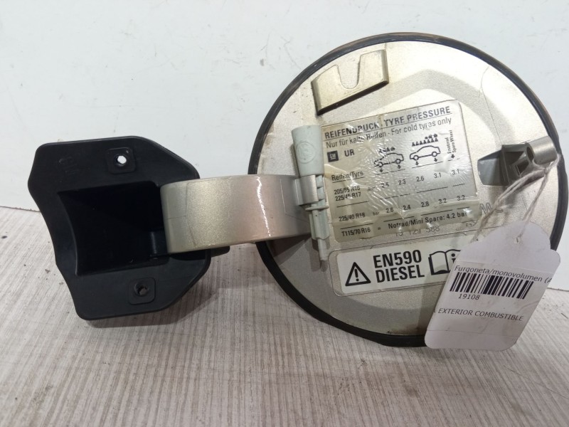 Recambio de tapa exterior combustible para opel zafira b furgoneta/monovolumen (a05) 1.9 cdti van (m75) referencia OEM IAM 13188