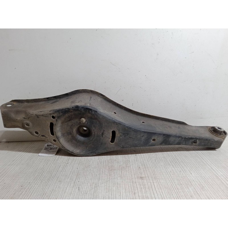 Recambio de brazo suspension inferior trasero izquierdo para audi a3 sportback (8pa) 1.6 fsi referencia OEM IAM   