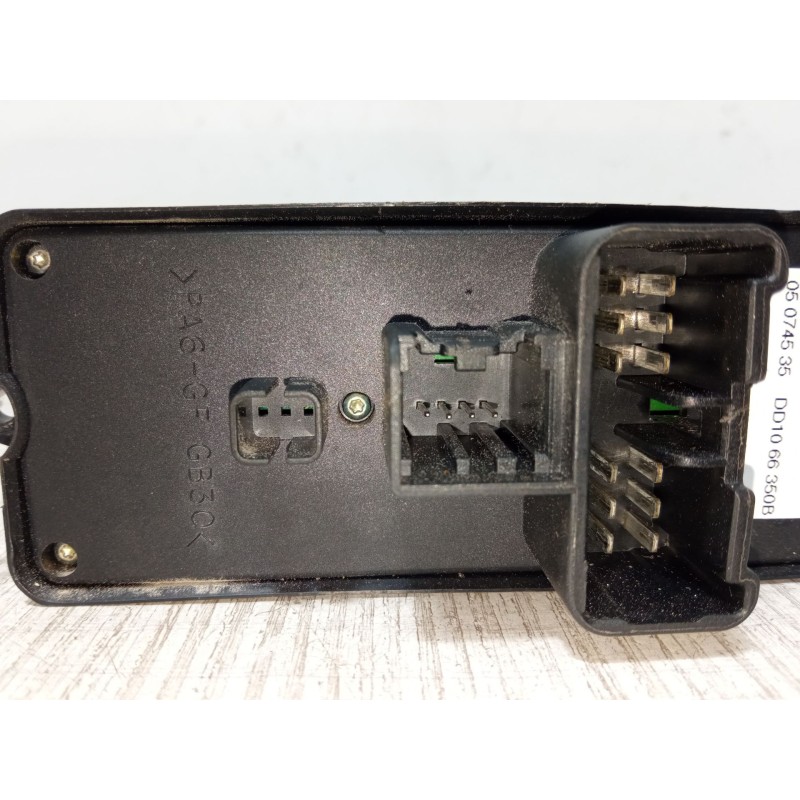 Recambio de mando elevalunas delantero izquierdo para mazda 2 (dy) 1.4 cd referencia OEM IAM 3M71-A24185-C  