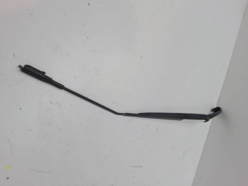 BRAZO LIMPIA DELANTERO DERECHO 