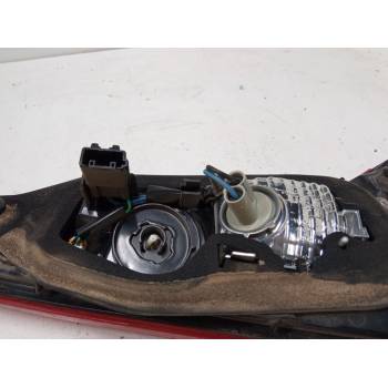 PILOTO TRASERO PORTON DERECHO 815800D620 