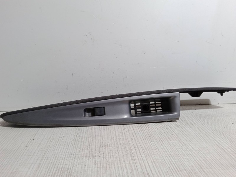 Recambio de mando elevalunas trasero izquierdo para mazda 2 (dy) 1.4 cd referencia OEM IAM   