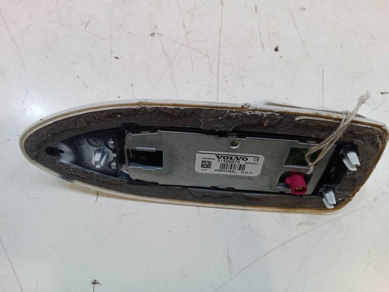 Recambio de antena para volvo v40 hatchback (525) d2 referencia OEM IAM 31409876  