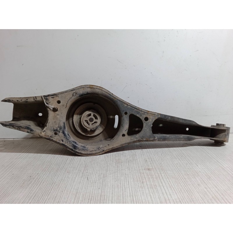 Recambio de brazo suspension inferior trasero izquierdo para audi a3 sportback (8pa) 1.6 fsi referencia OEM IAM   