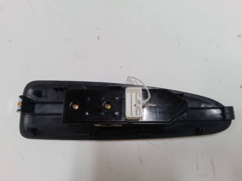 Recambio de mando elevalunas delantero derecho para kia magentis ii (mg) 2.0 referencia OEM IAM 935702G100T0  