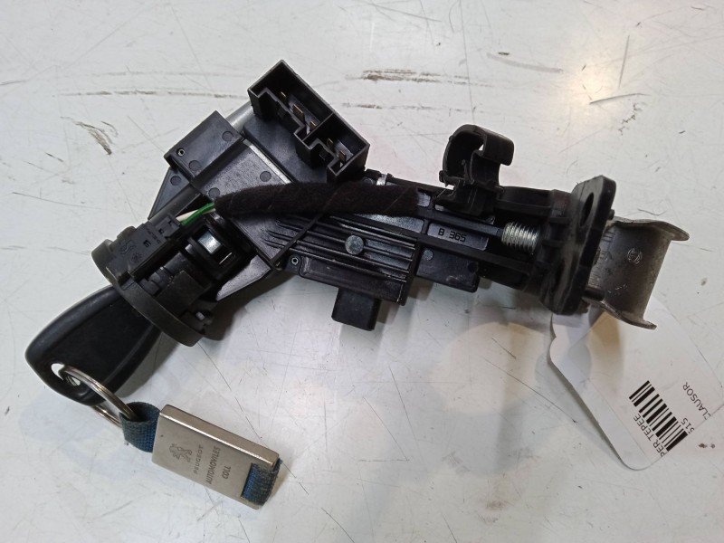 Recambio de clausor para peugeot bipper tepee 1.3 hdi 75 referencia OEM IAM 00519291080 61160701 0B365