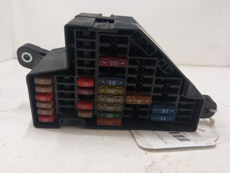 CAJA RELES / FUSIBLES 