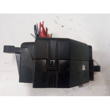 CAJA RELES / FUSIBLES 
