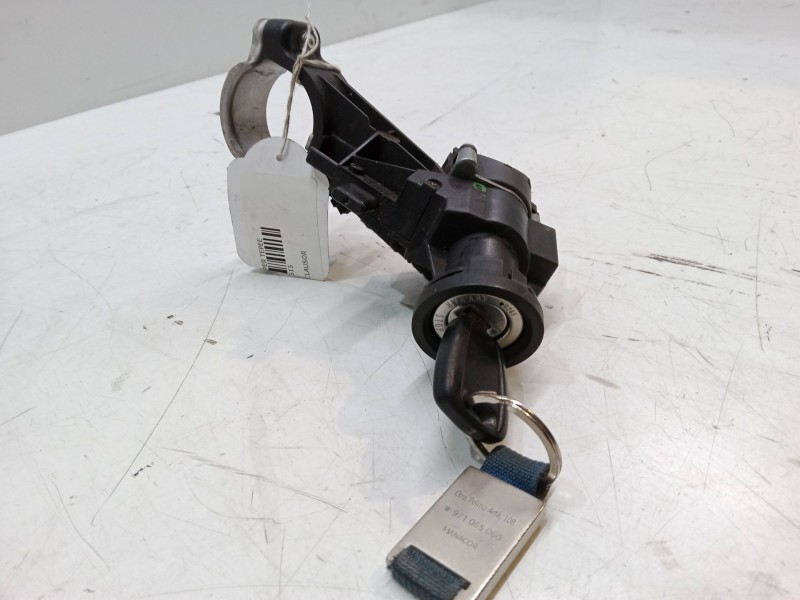 Recambio de clausor para peugeot bipper tepee 1.3 hdi 75 referencia OEM IAM 00519291080 61160701 0B365