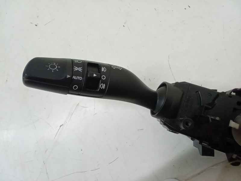 Recambio de mando luces para kia carens iv 1.7 crdi referencia OEM IAM   