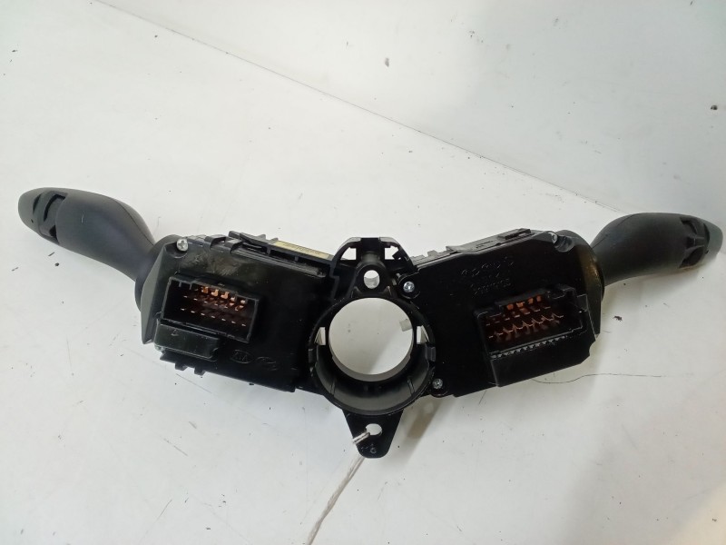 Recambio de mando luces para kia carens iv 1.7 crdi referencia OEM IAM   